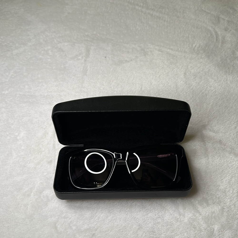 Calvin Klein R710S001 - Picture 11 of 11